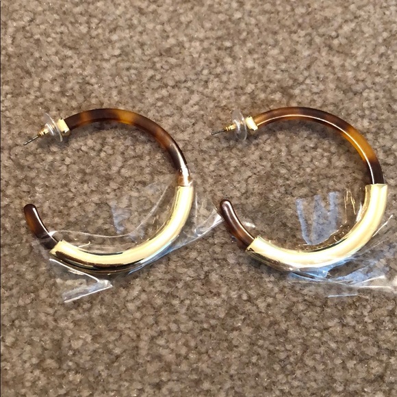 Earrings - Picture 2 of 7